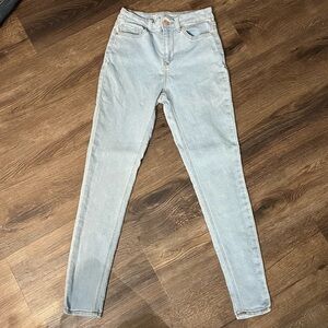 No Boundaries Light Skinny Jeans